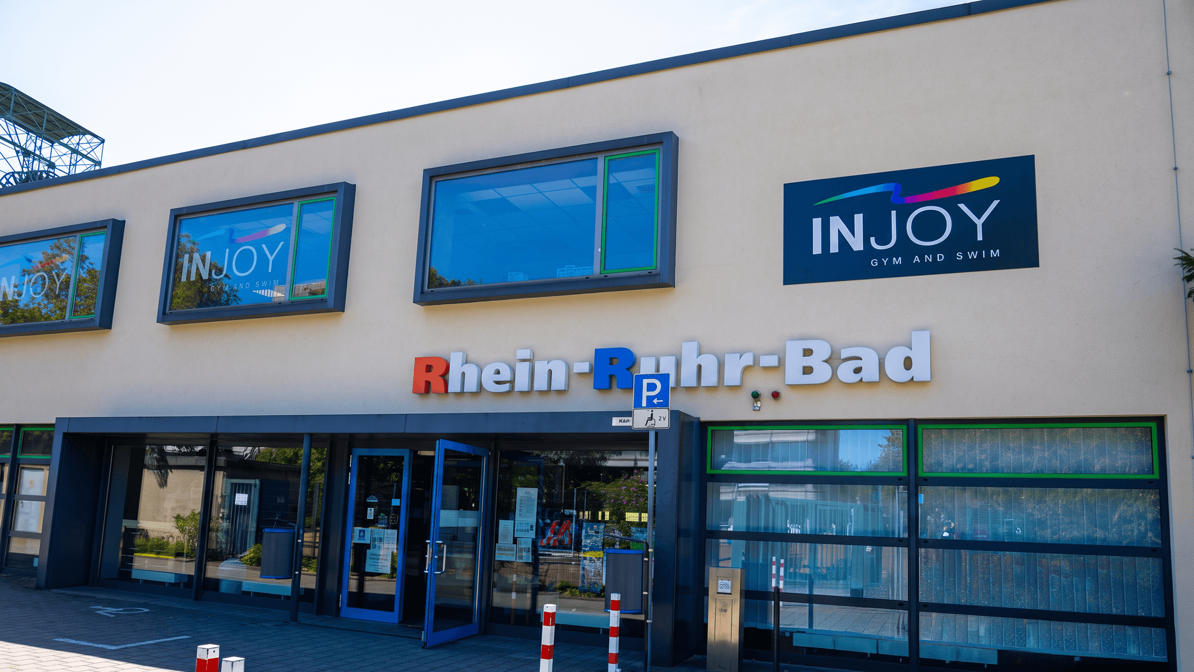 Außenansicht des INJOY Fitnessstudio Gym & Swim Duisburg