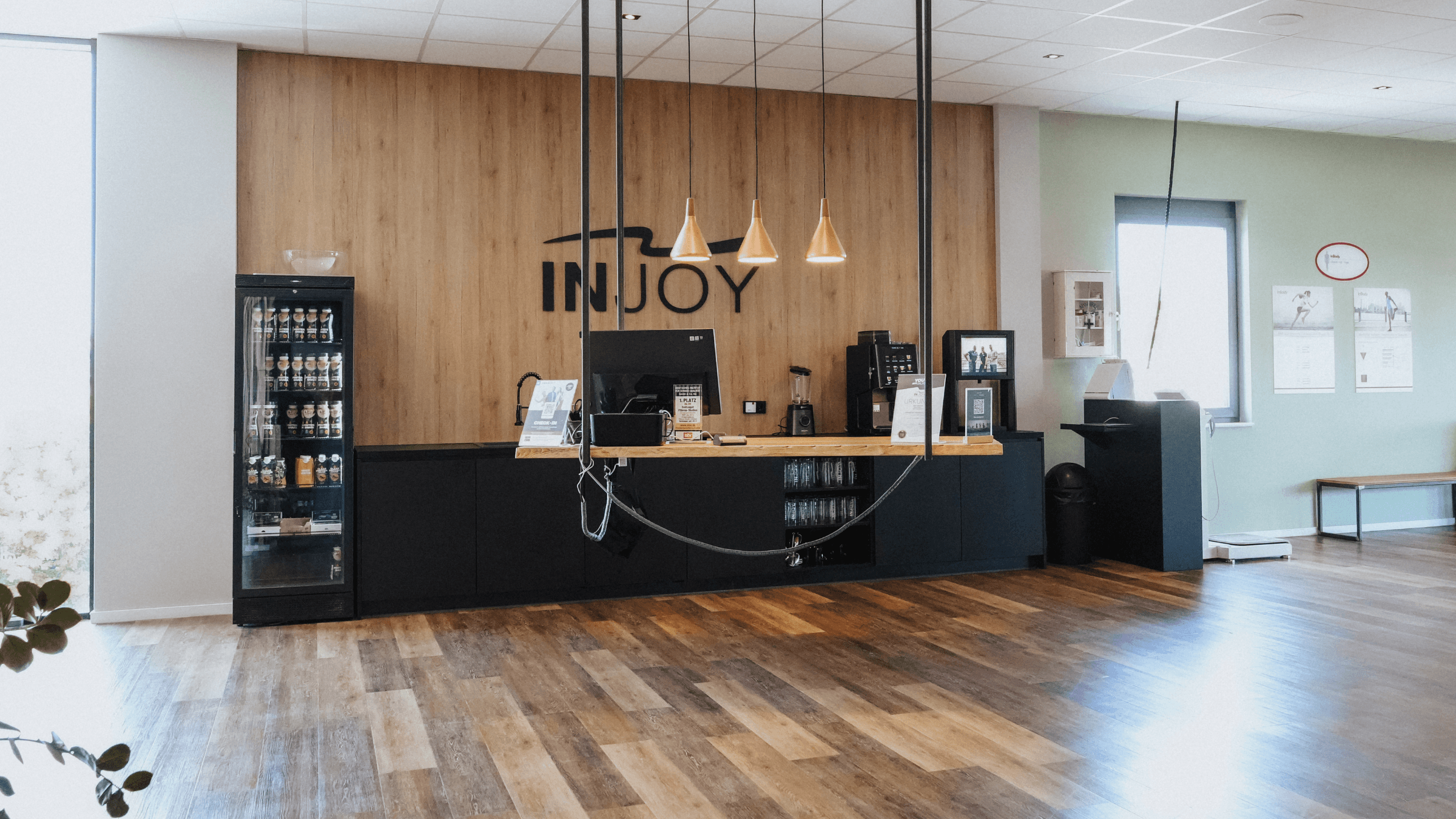 Empfang im INJOY Fitnessstudio Lüdenscheid