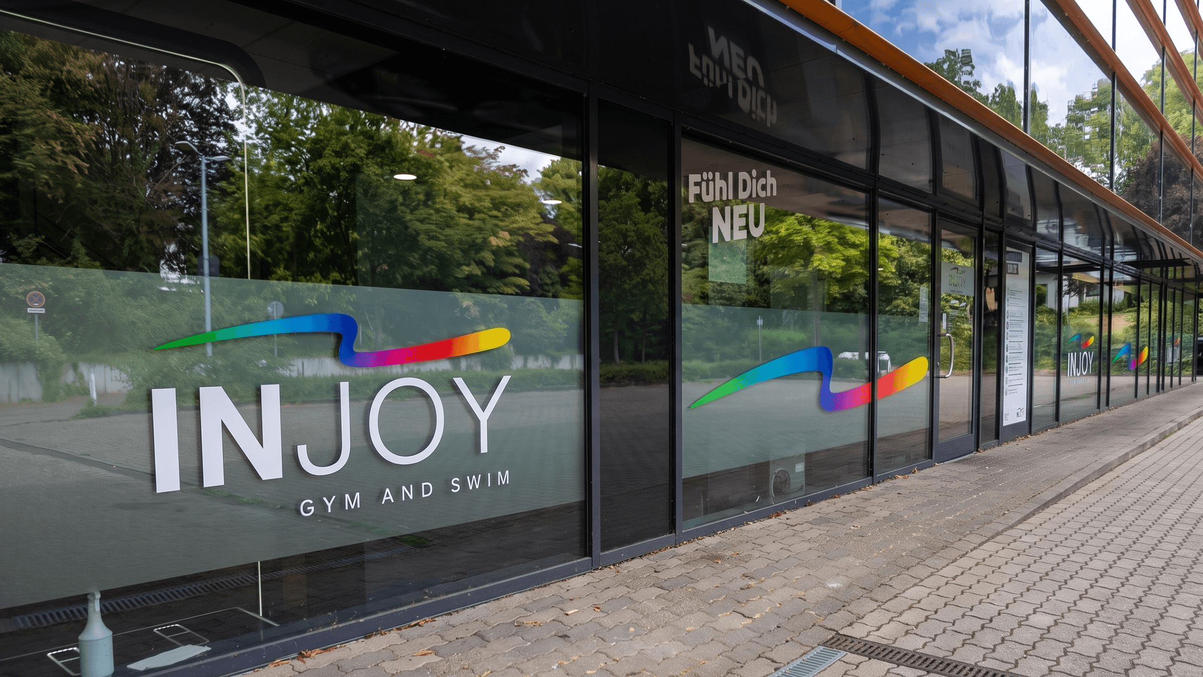 Außenansicht des INJOY Fitnessstudio Gym & Swim Bornheim