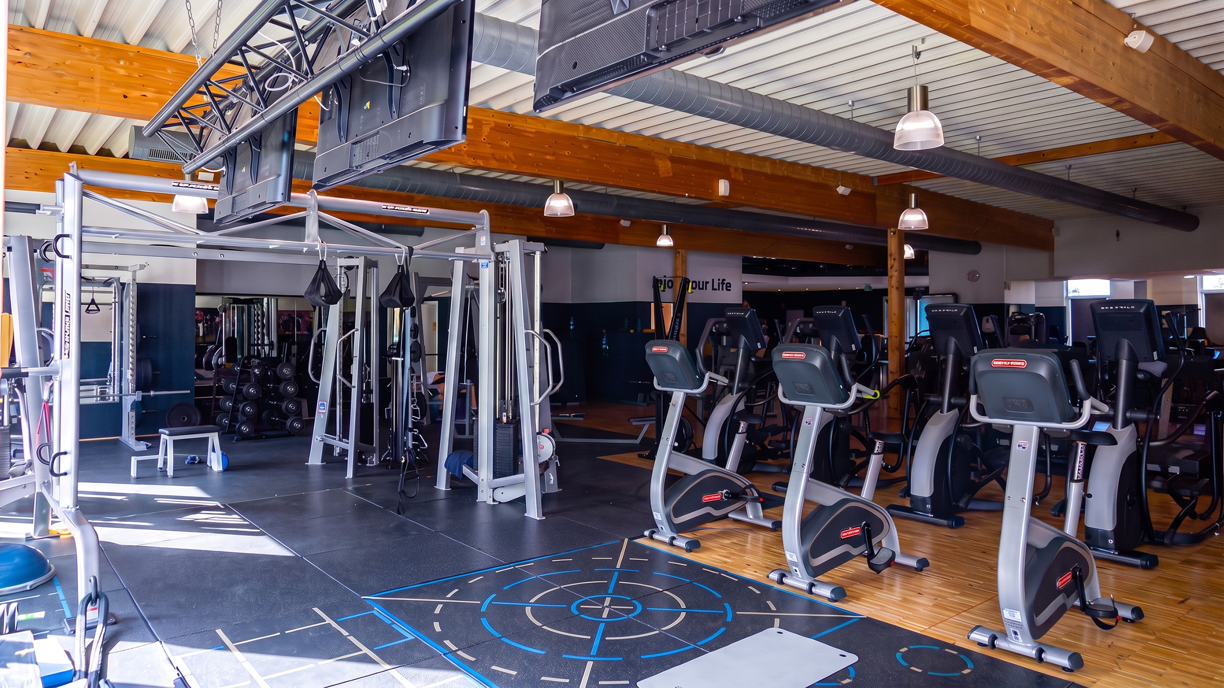 Cardiotraining im INJOY Fitnessstudio Gym & Swim Selm