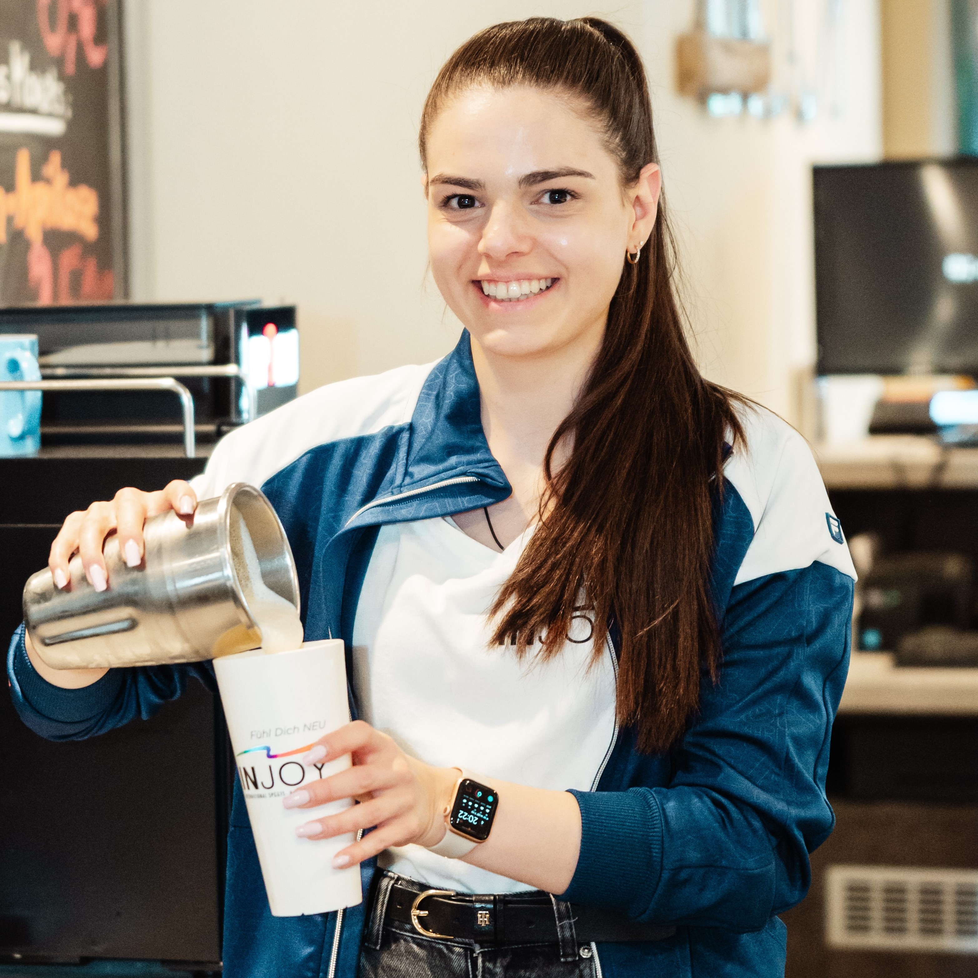 Bild des Ansprechpartners LAURA MATIS
