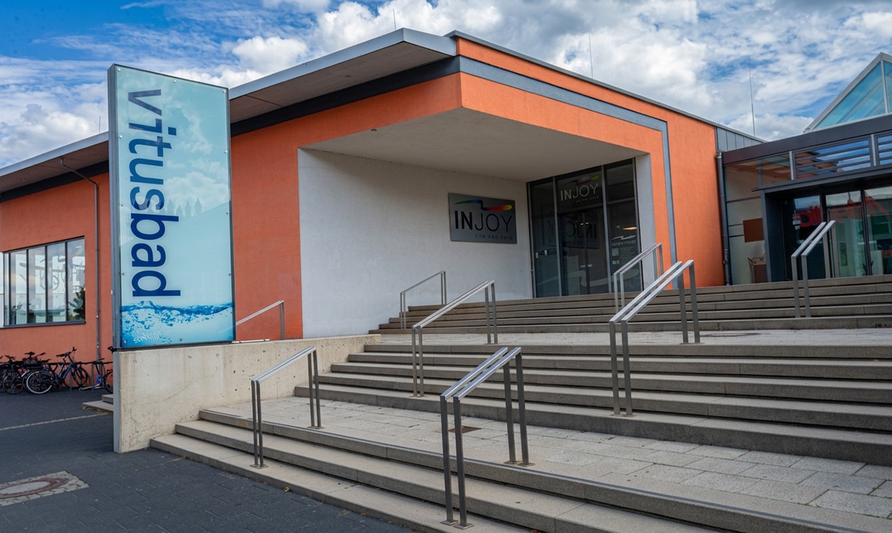 Außenansicht des INJOY Fitnessstudio Gym & Swim Moenchengladbach