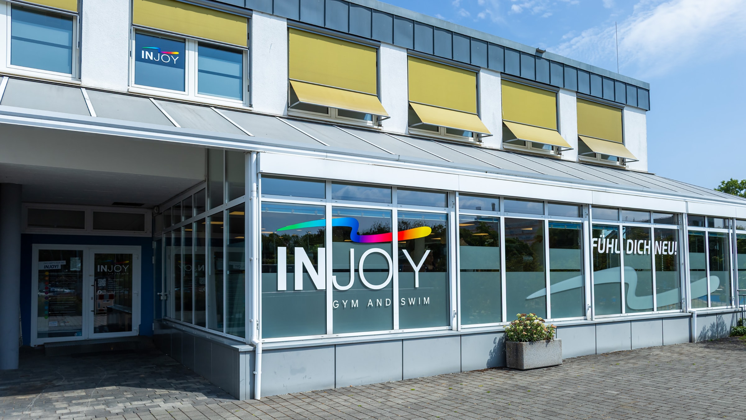 Außenansicht des INJOY Fitnessstudio Gym & Swim Giessen