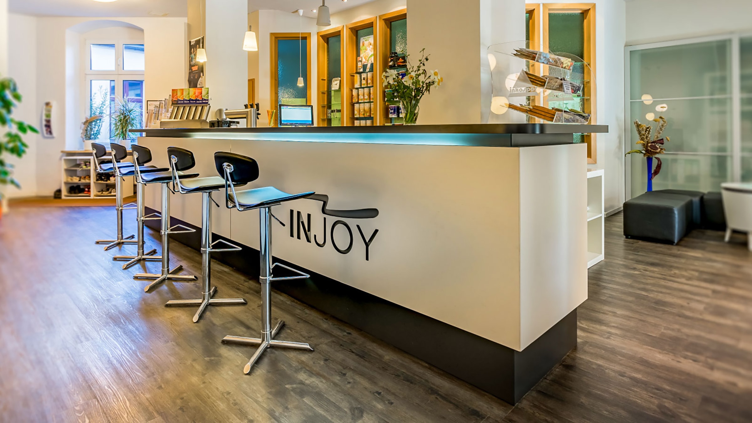 Empfang im INJOY Fitnessstudio Annaberg