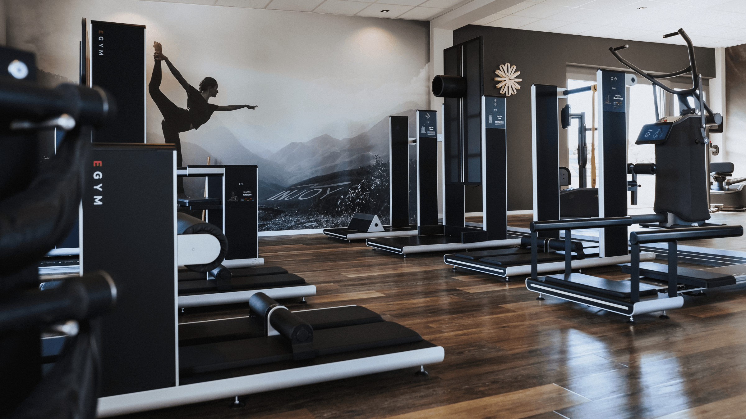 EGYM und Beweglichkeitsgeräte im INJOY Fitnessstudio Lüdenscheid.