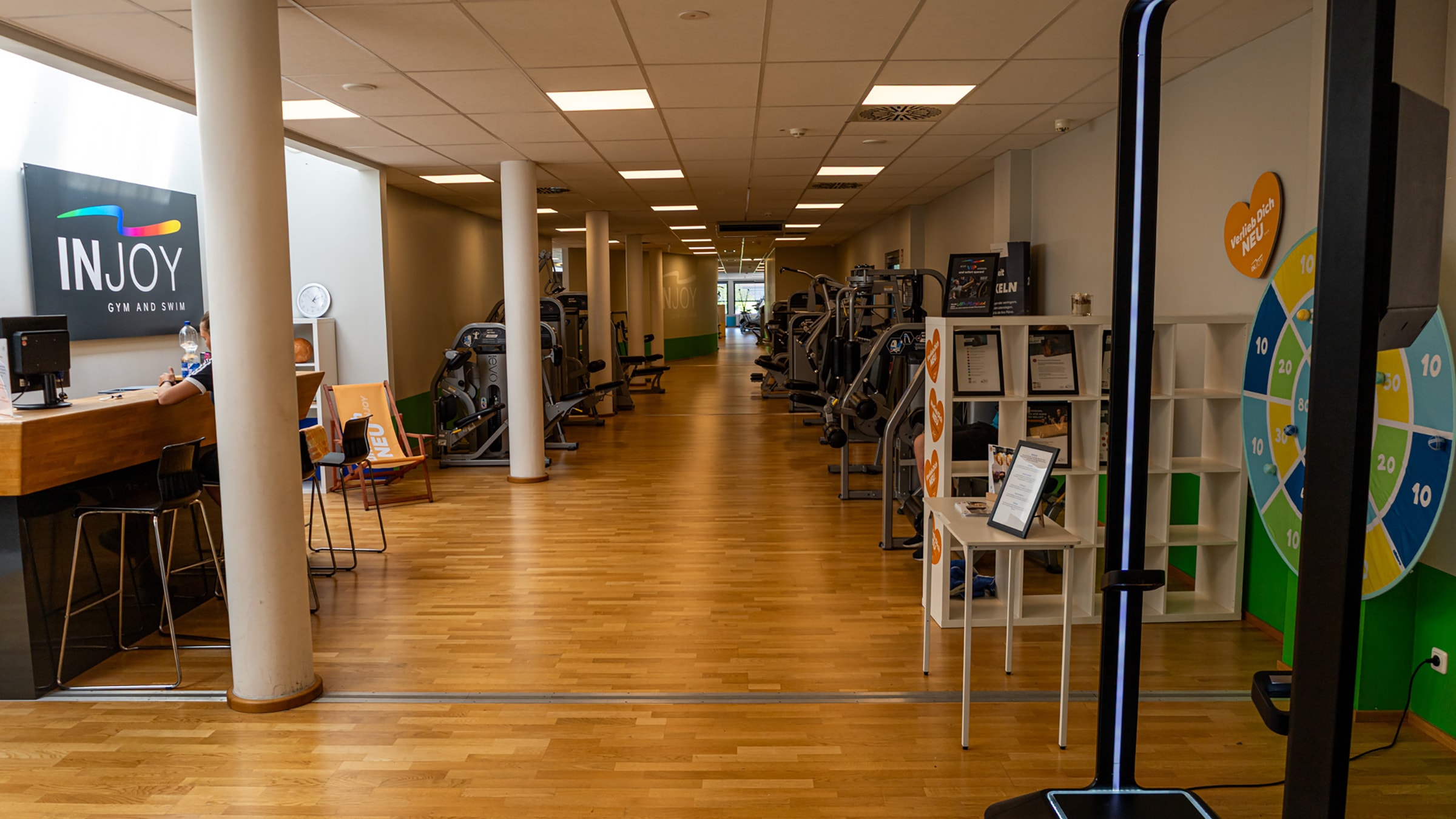Empfang im INJOY Fitnessstudio Gym & Swim Duisburg