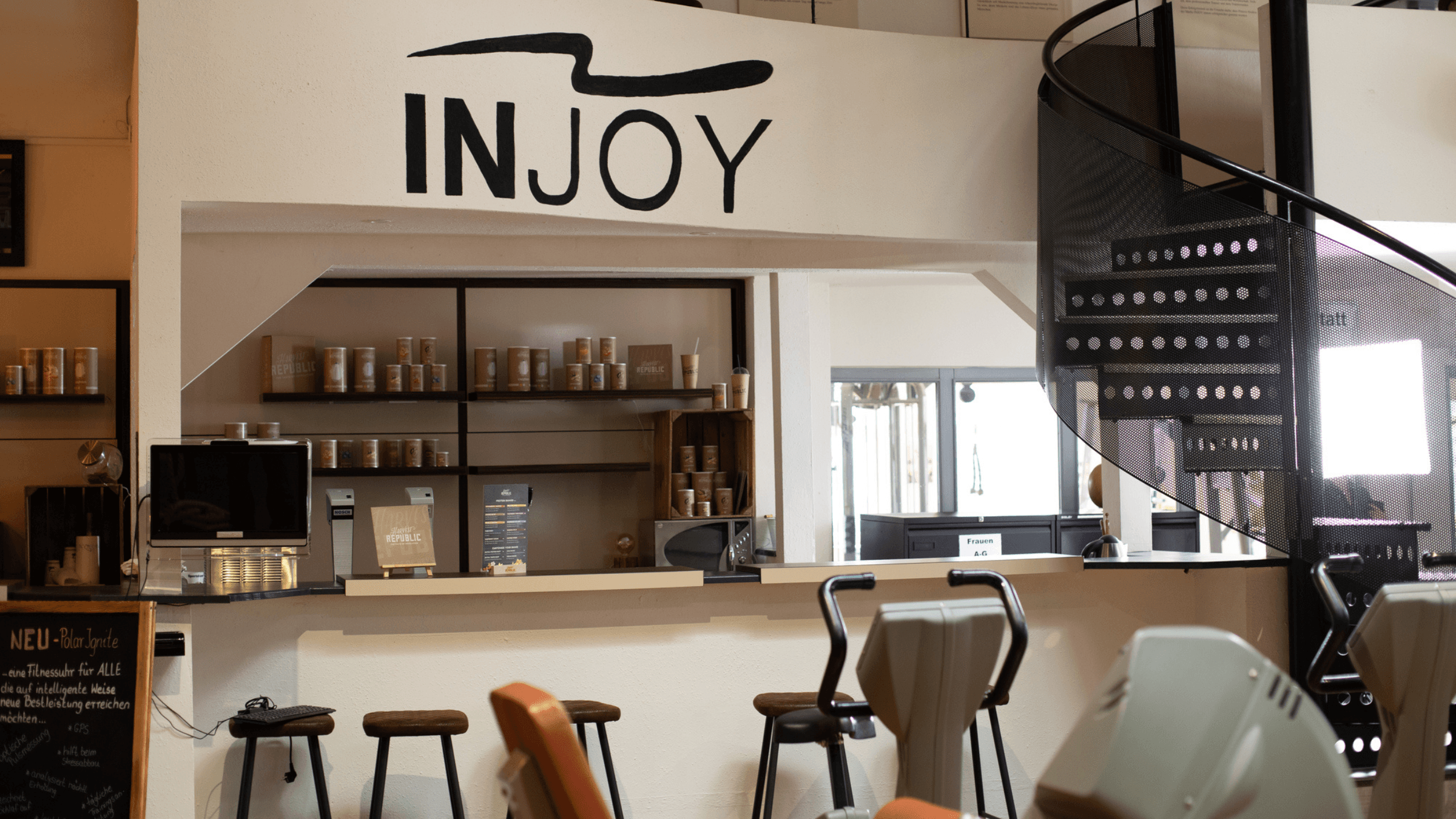 Der Bistrobereich des INJOY Fitnessstudios in Syrau.