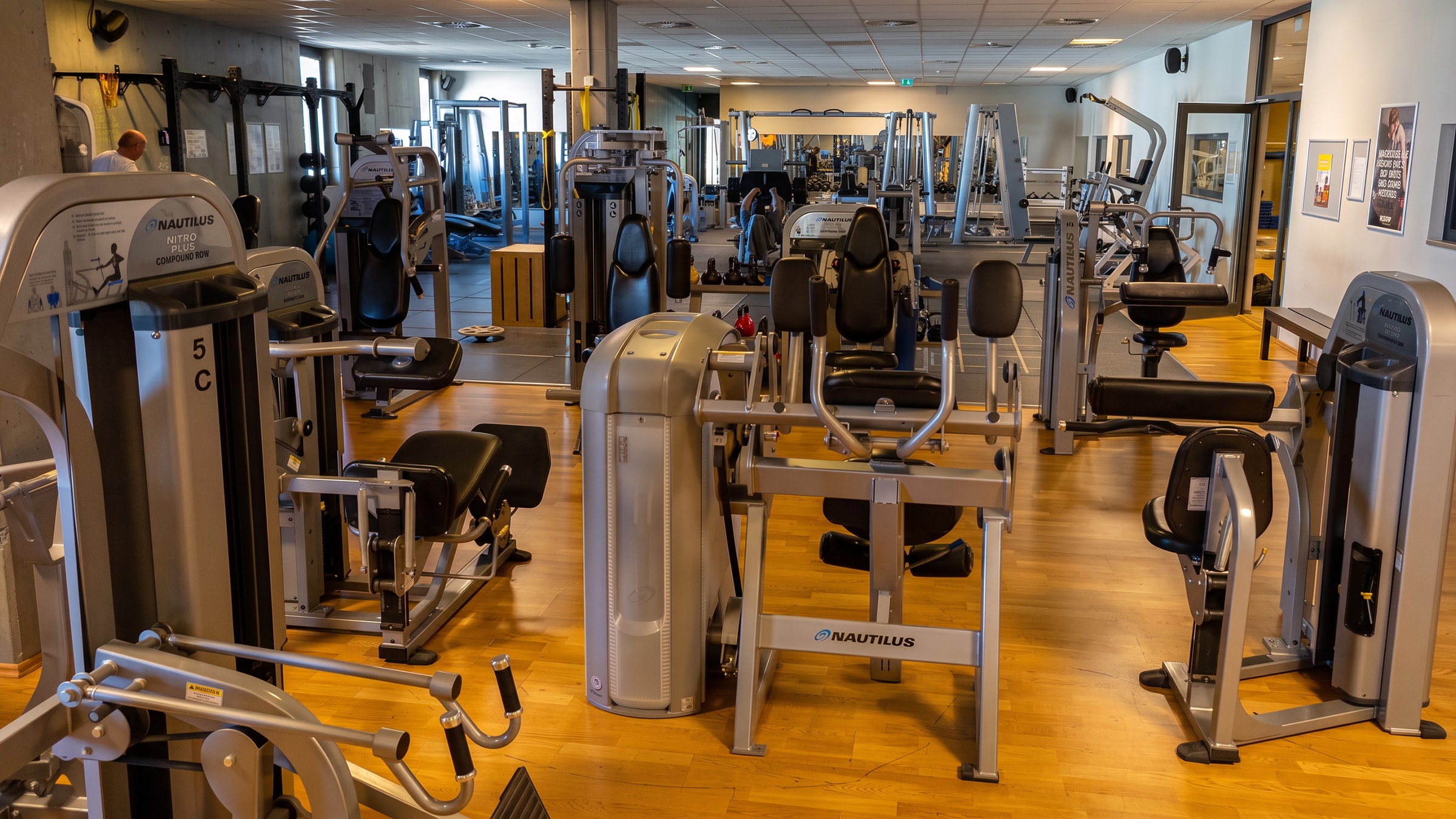 Gerätetraining im INJOY Fitnessstudio Gym & Swim Moenchengladbach