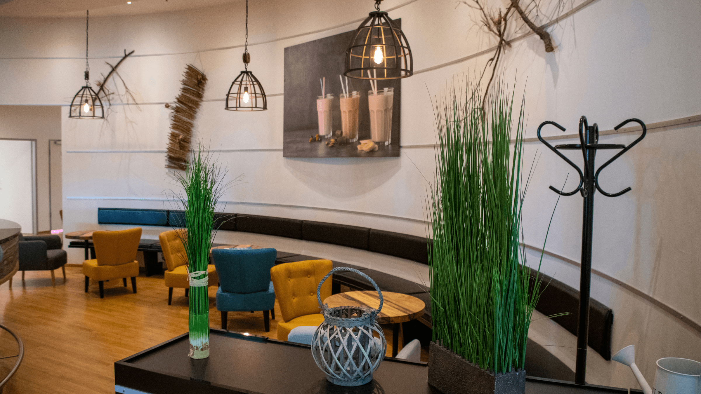 Familiäres Ambiente und eine einladende Einrichtung im INJOY Fitnessstudio Öhringen.