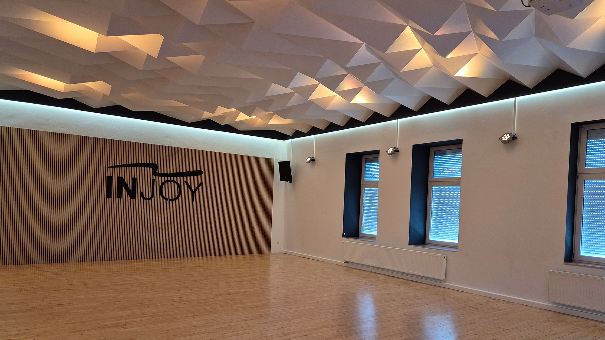 Der Kursraum im INJOY Fitnessstudio Reichenbach.